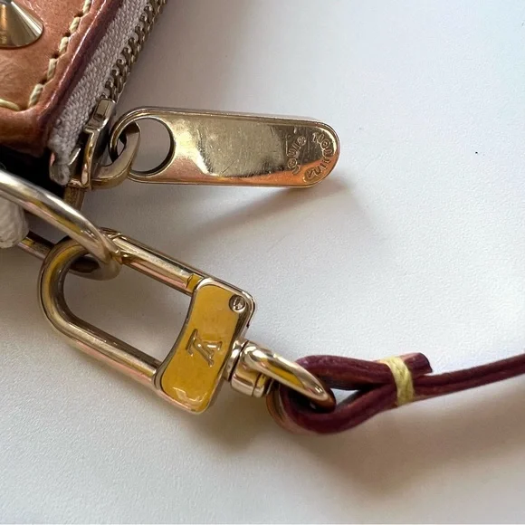 Iconic, Authentic Louis Vuitton Monogram Multicolore Pochette Accessoires - Picture 8 of 16